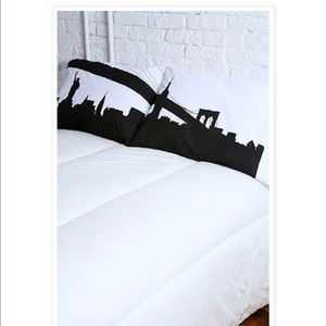 Urban Outfitters NYC skyline BK & Liberty pillow cases